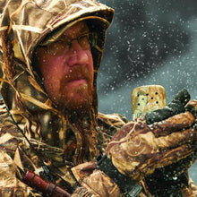 Load image into Gallery viewer, 12-Hour Realtree<sup>®</sup> Refillable Hand Warmer